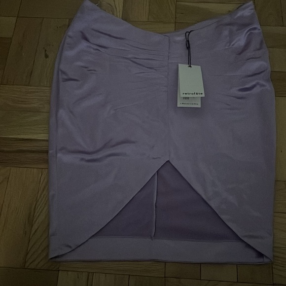 Dove Top in Lilac and Dehl Skirt in Lilac by Retrofete - Picture 8 of 11